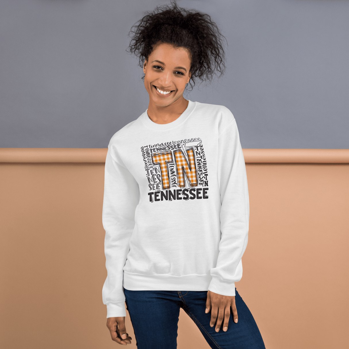 Tennessee Gildan Sweatshirt - Busy Bee Graphix